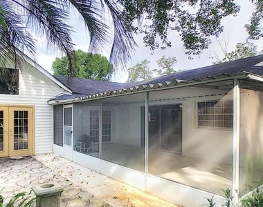 711 Briarcliffe Street - Photo Thumbnail 10
