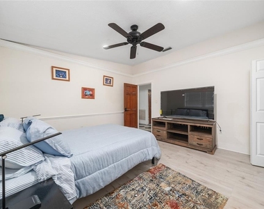 711 Briarcliffe Street - Photo Thumbnail 15
