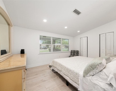 711 Briarcliffe Street - Photo Thumbnail 5