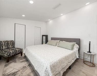 711 Briarcliffe Street - Photo Thumbnail 4