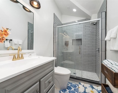711 Briarcliffe Street - Photo Thumbnail 8