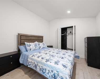 711 Briarcliffe Street - Photo Thumbnail 6