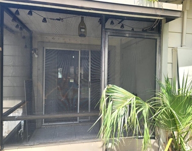 3254 Chesswood Avenue - Photo Thumbnail 12