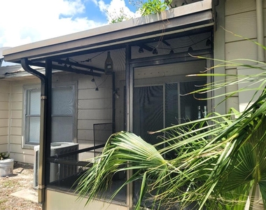 3254 Chesswood Avenue - Photo Thumbnail 13