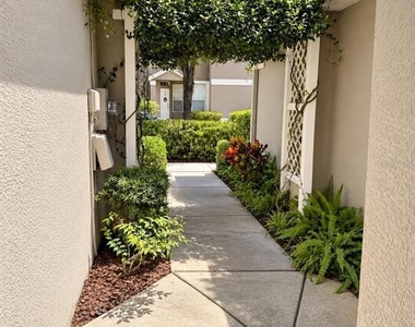 11180 Windsor Place Circle - Photo Thumbnail 2