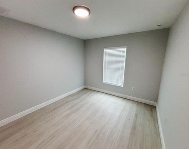 9317 Agate Street - Photo Thumbnail 6