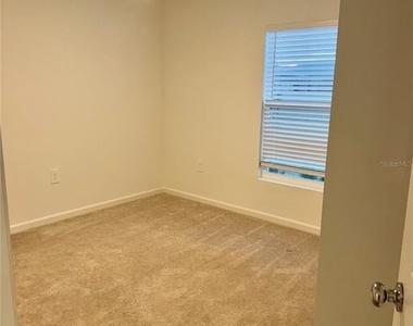 2704 Pioneer Trail - Photo Thumbnail 9