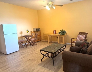 3212 Hopewell Drive - Photo Thumbnail 6
