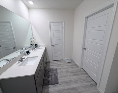 3013 Moulin Road - Photo Thumbnail 27