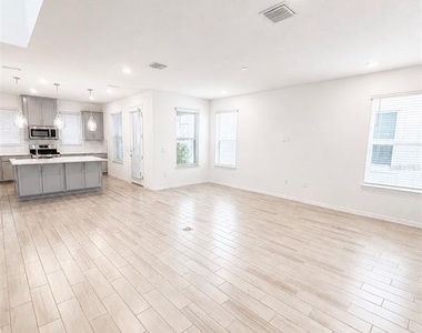 5136 Goldfinch Drive - Photo Thumbnail 8