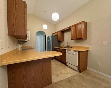 1014 Ne 22nd Avenue - Photo Thumbnail 2