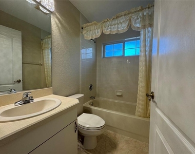 1014 Ne 22nd Avenue - Photo Thumbnail 6