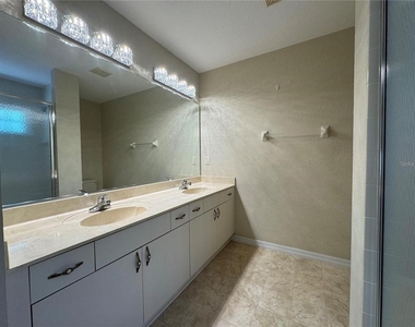 1014 Ne 22nd Avenue - Photo Thumbnail 12