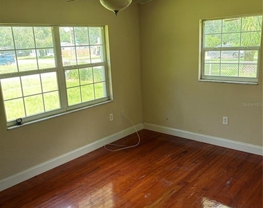 4205 Ne 11th Avenue - Photo Thumbnail 3