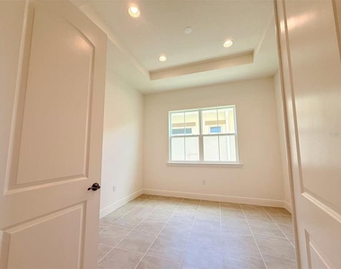 5019 Dancy Lane - Photo Thumbnail 13