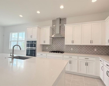 5019 Dancy Lane - Photo Thumbnail 17