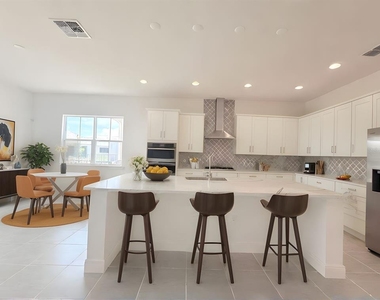 5019 Dancy Lane - Photo Thumbnail 8