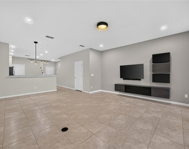3004 Alessa Loop - Photo Thumbnail 9