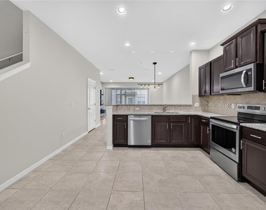 3004 Alessa Loop - Photo Thumbnail 6