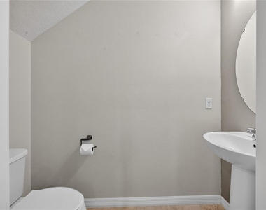 3004 Alessa Loop - Photo Thumbnail 16