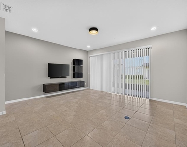 3004 Alessa Loop - Photo Thumbnail 8