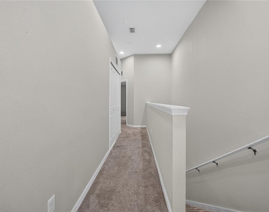 3004 Alessa Loop - Photo Thumbnail 14