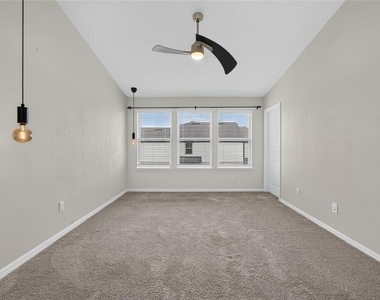 3004 Alessa Loop - Photo Thumbnail 15
