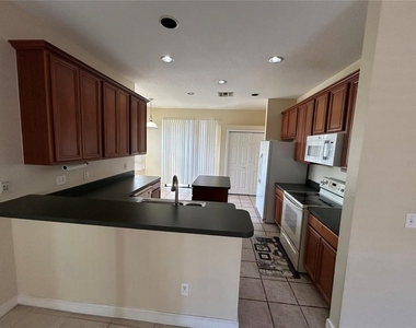 6720 Imperial Oak Lane - Photo Thumbnail 3