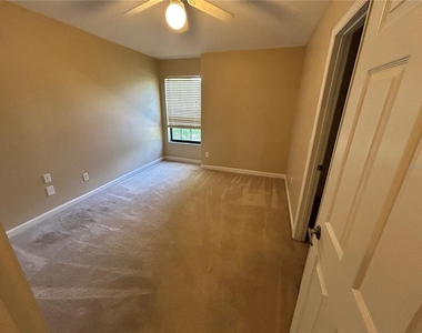6720 Imperial Oak Lane - Photo Thumbnail 17