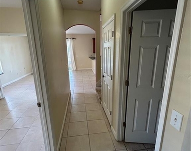 6720 Imperial Oak Lane - Photo Thumbnail 8
