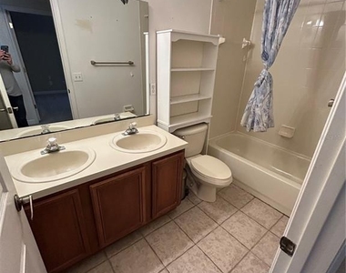 6720 Imperial Oak Lane - Photo Thumbnail 14