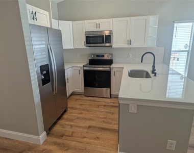 9305 Daney Street - Photo Thumbnail 3