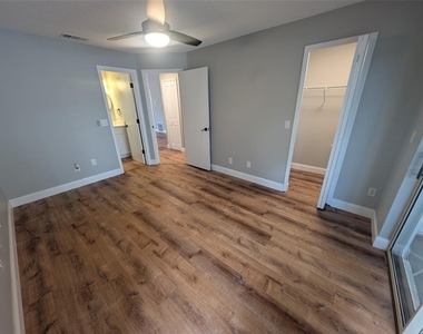 9305 Daney Street - Photo Thumbnail 5