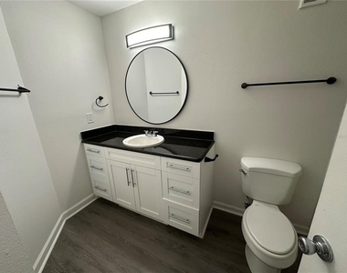4752 Walden Circle - Photo Thumbnail 8