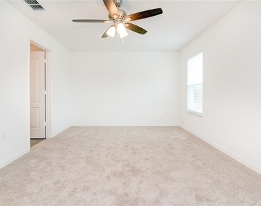 1589 Wynford Circle - Photo Thumbnail 10