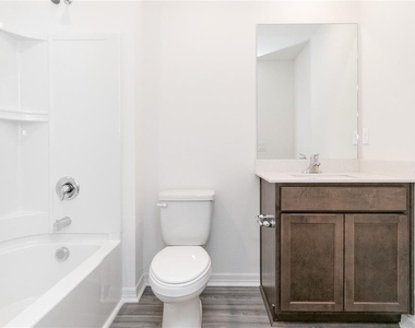 1589 Wynford Circle - Photo Thumbnail 13