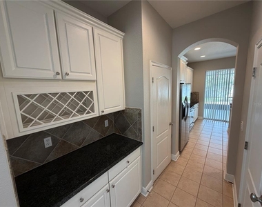 13633 Riggs Way - Photo Thumbnail 8