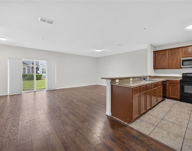 2358 Chatham Place Drive - Photo Thumbnail 4