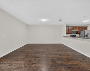2358 Chatham Place Drive - Photo Thumbnail 3