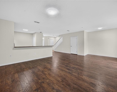 2358 Chatham Place Drive - Photo Thumbnail 2
