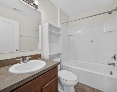 2358 Chatham Place Drive - Photo Thumbnail 11