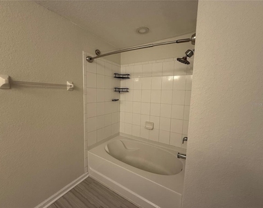 7014 Cadiz Boulevard - Photo Thumbnail 18