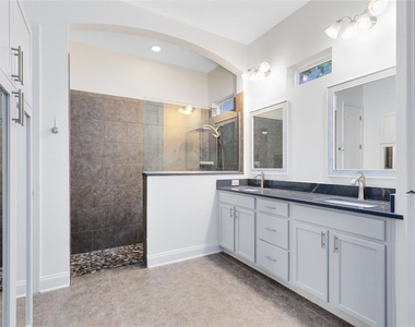 8408 Laureate Boulevard - Photo Thumbnail 17