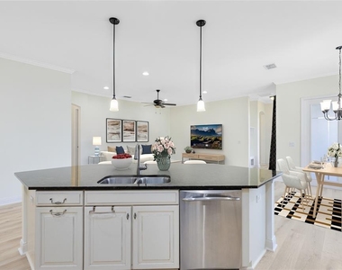 8408 Laureate Boulevard - Photo Thumbnail 8