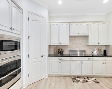 8408 Laureate Boulevard - Photo Thumbnail 7