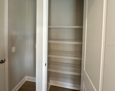 5111 Railroad Vine Street - Photo Thumbnail 6