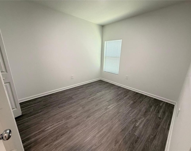1432 Loxley Trail - Photo Thumbnail 10