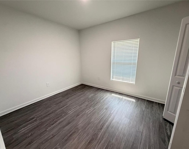 1432 Loxley Trail - Photo Thumbnail 8