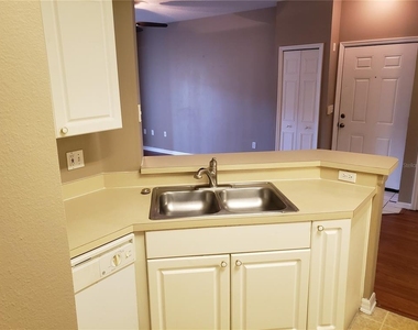 5500 Metrowest Boulevard - Photo Thumbnail 13
