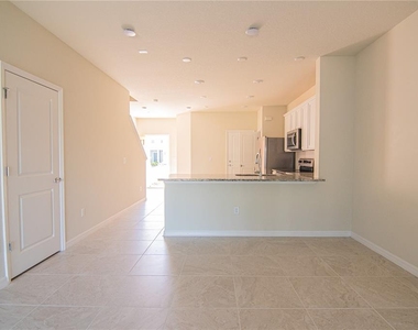 4647 Green Palm Lane - Photo Thumbnail 10